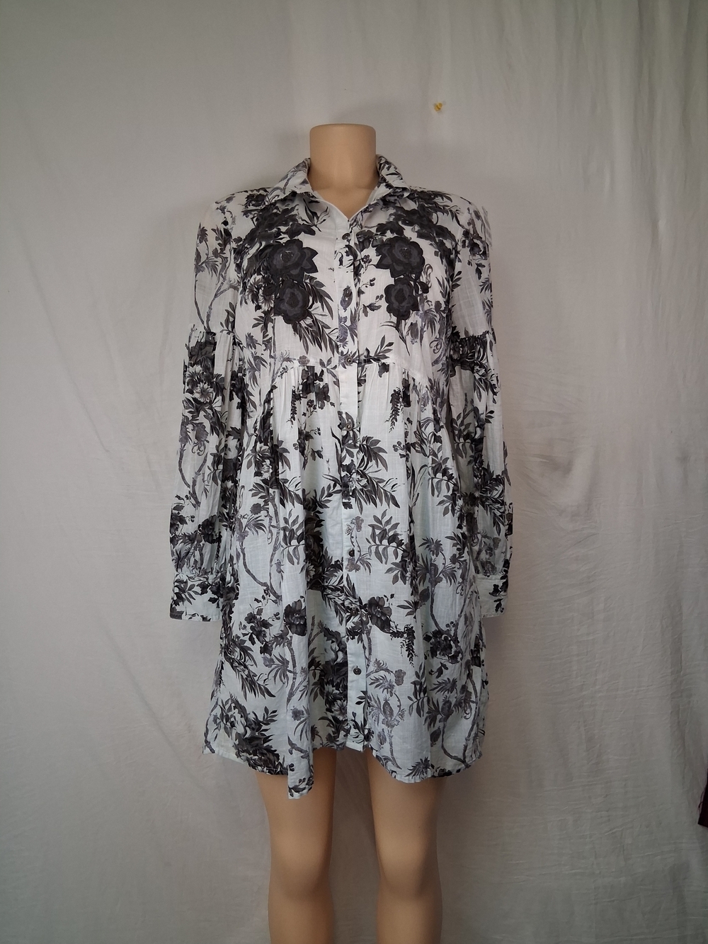 Anthropologie White and Black Floral Button-Up Dress Mini Size 4